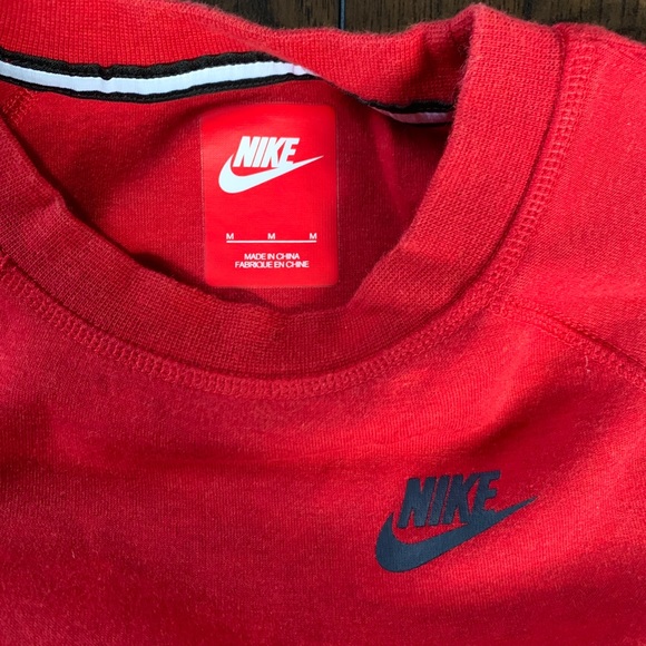 Boys Nike Tech Crew Fleece Red Heather Medium - Picture 2 of 4